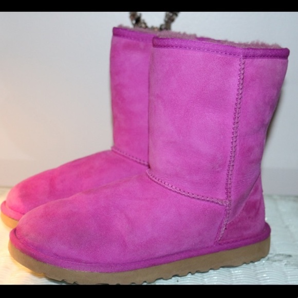 UGGs size 5 - Picture 2 of 5